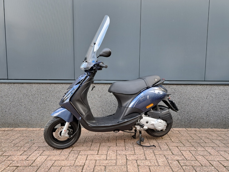 VERKOCHT .....Piaggio Zip Special 45 km/h