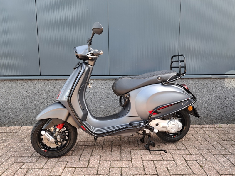 VERKOCHT ....Vespa Sprint 45 km/h 2020