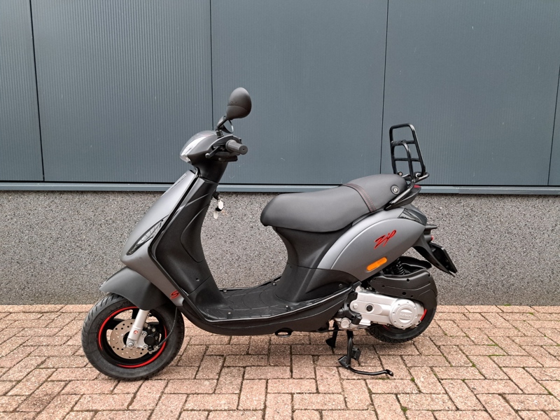 Piaggio Zip 45 km/h