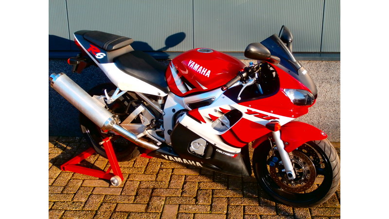 VERKOCHT ......Yamaha R6 rood-wit