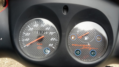 VERKOCHT .....Peugeot Speedake wit  25 km/h 