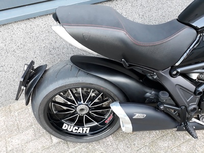 VERKOCHT ......Ducati Diavel black