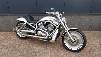 ........Harley V-Rod  VRSCA  2002