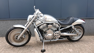 VERKOCHT ........Harley V-Rod  VRSCA  2002