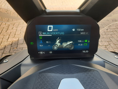 VERKOCHT .....BMW C 400 X  full options  2019 (A2)