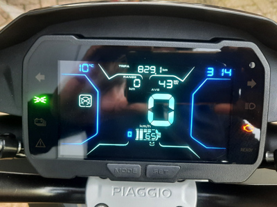 Piaggio One 45 km/h 2022 met slechts 800 km.!!!