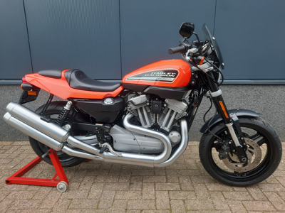...Harley Davidson XR 1200