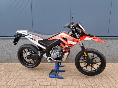 VERKOCHT .......Derbi Senda DRD SM 50 X-treme LS