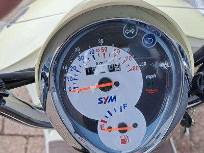 SYM Mio wit 25-45 km/h