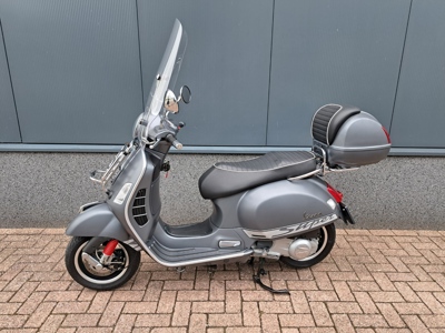 VERKOCHT .....Vespa GTS 300 SuperSport