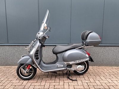 VERKOCHT .....Vespa GTS 300 SuperSport