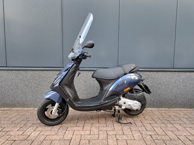 .....Piaggio Zip Special 45 km/h