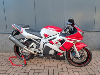 Yamaha R6 rood-wit