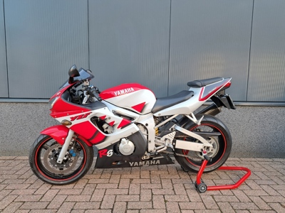 Yamaha R6 rood-wit