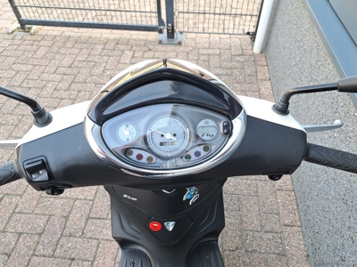 Piaggio New Fly 25 - 45 km/h wit