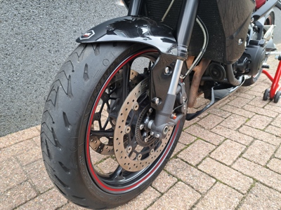 VERKOCHT .....Triumph Street Triple R 675