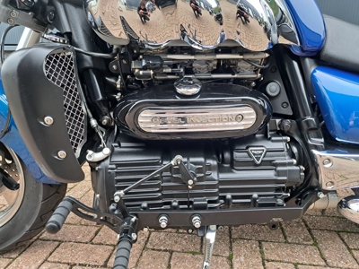 Verwacht.... ....Triumph Rocket III Classic