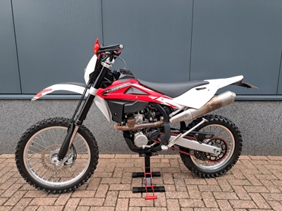 Husqvarna TE 310 R  enduro 2011   (A2)