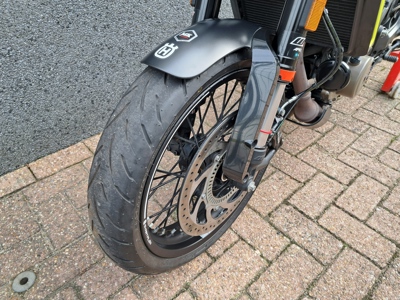 Husqvarna Svartpilen 401