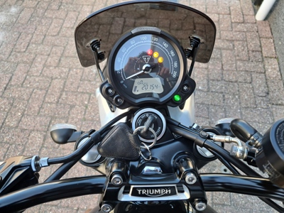 Triumph Street Twin 900 ABS