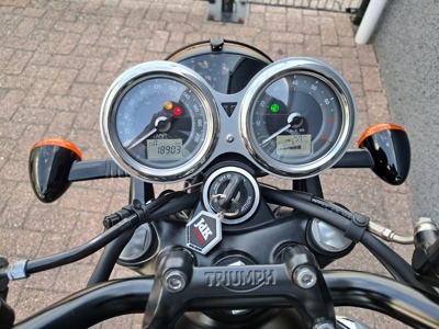 Triumph Bonneville T 100 Black