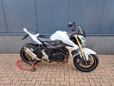 Suzuki GSR 750