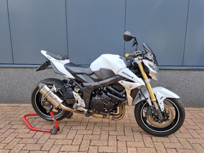 Suzuki GSR 750