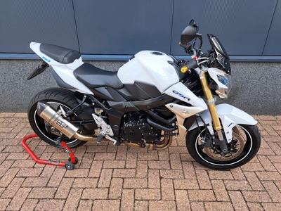 Suzuki GSR 750