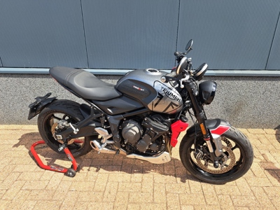 VERKOCHT ..........Triumph Trident 660