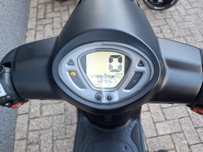 SYM Fiddle IV mat-zwart 25 km/h