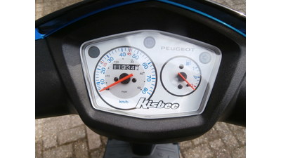 VERKOCHT ...Peugeot Kisbee 25 km/h 2011