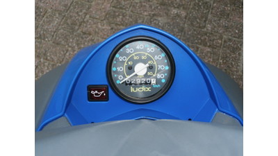 VERKOCHT .....Peugeot Ludix blauw 25 km/h 