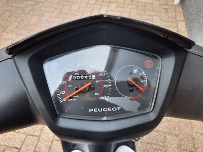VERKOCHT ....Peugeot Kisbee Black Edition 25 km/h 2021