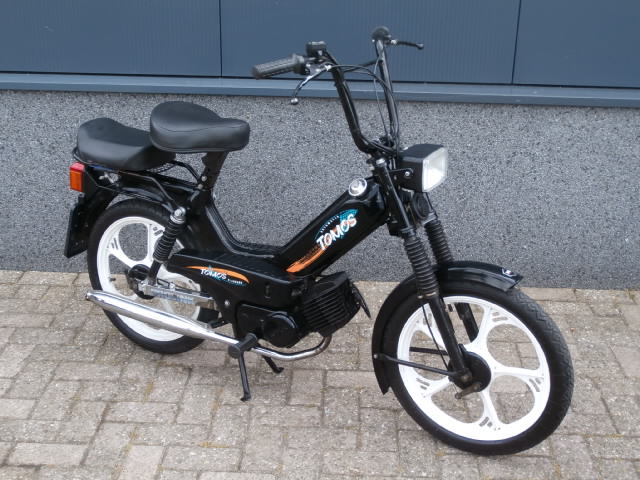 VERKOCHT ..........Tomos Standard zwart 45 km/h bestellen bij JdKMotoren.nl