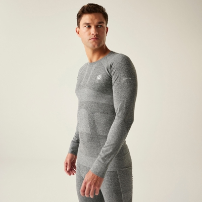 Men’s long-sleeve base layer undershirt