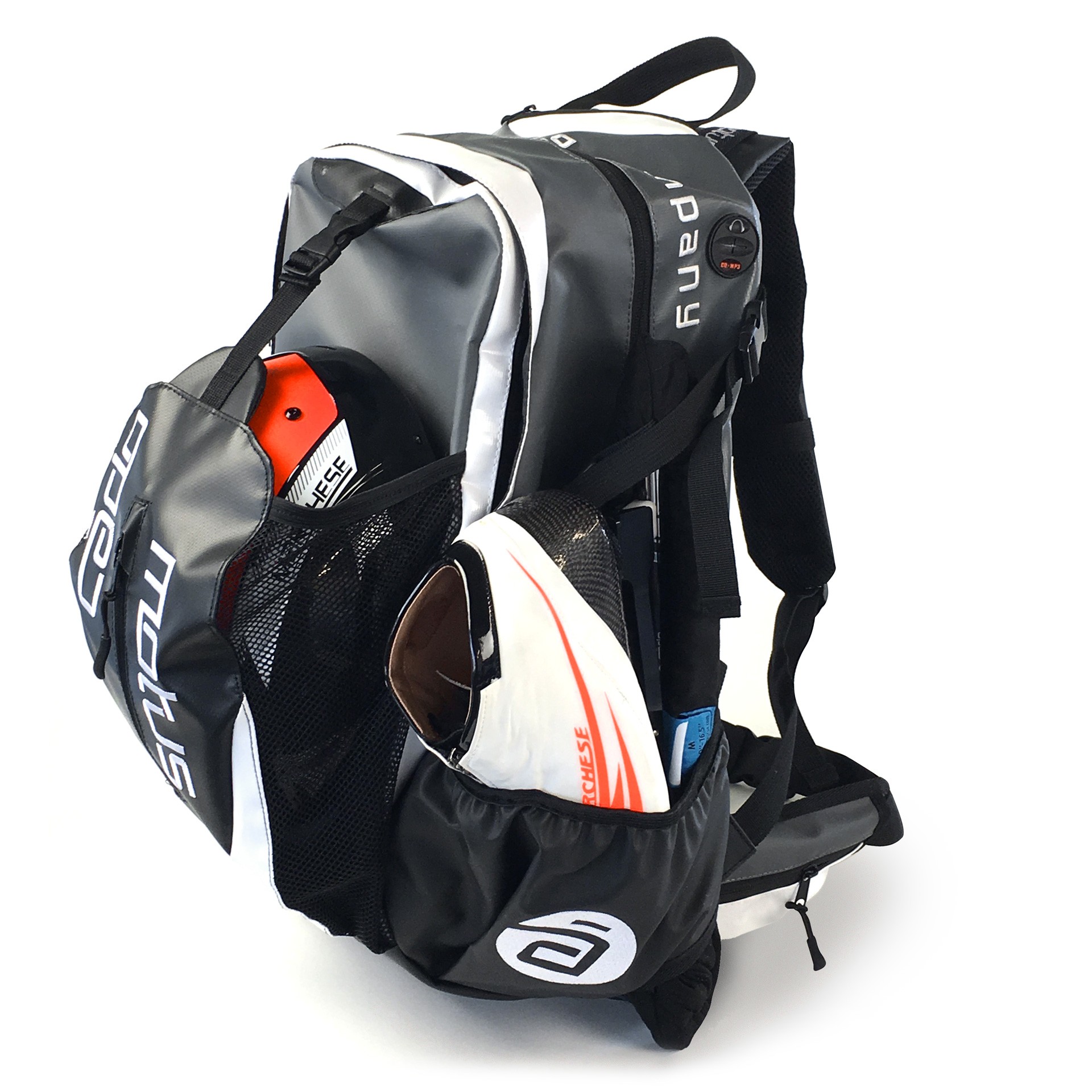 CadoMotus Skate Backpack waterproof Black/White bestellen bij Skatedump.nl