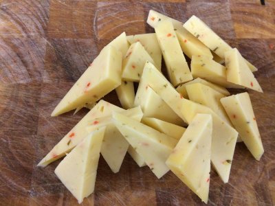 Kruidenkaas in blokjes (250 gr)