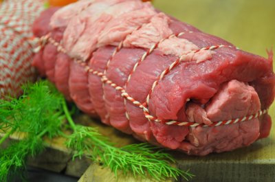 Iets doorregen runderrollade (braden) (+/-1kg)